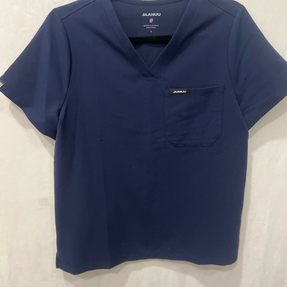Women’s Jaanuu Scrub Top